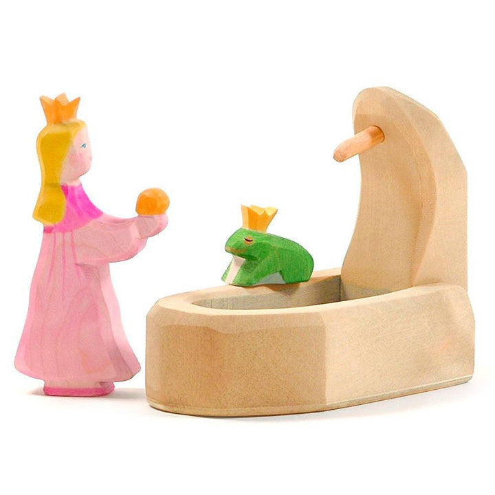 Ostheimer Frog King, Princess and Well | Bella Luna Toys